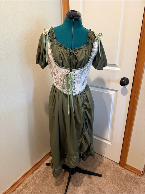 Scarlet Darkness Dresses & Skirts - Scarlet darkness Olive Green Peasant Dress with Floral Corset medium